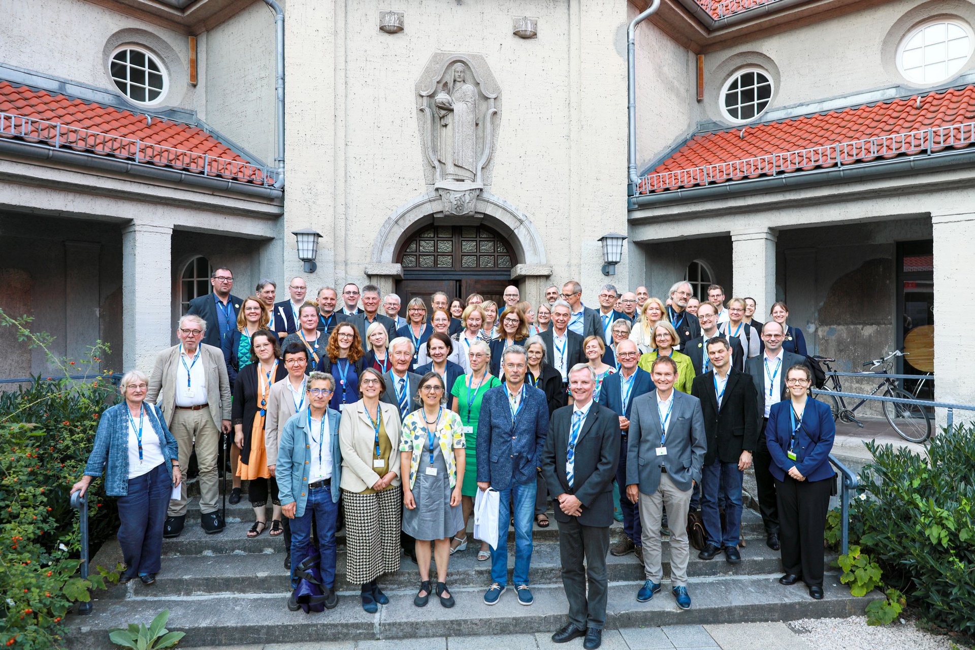 Gruppenbild der Teilnehmer vorm silent green in Berlin